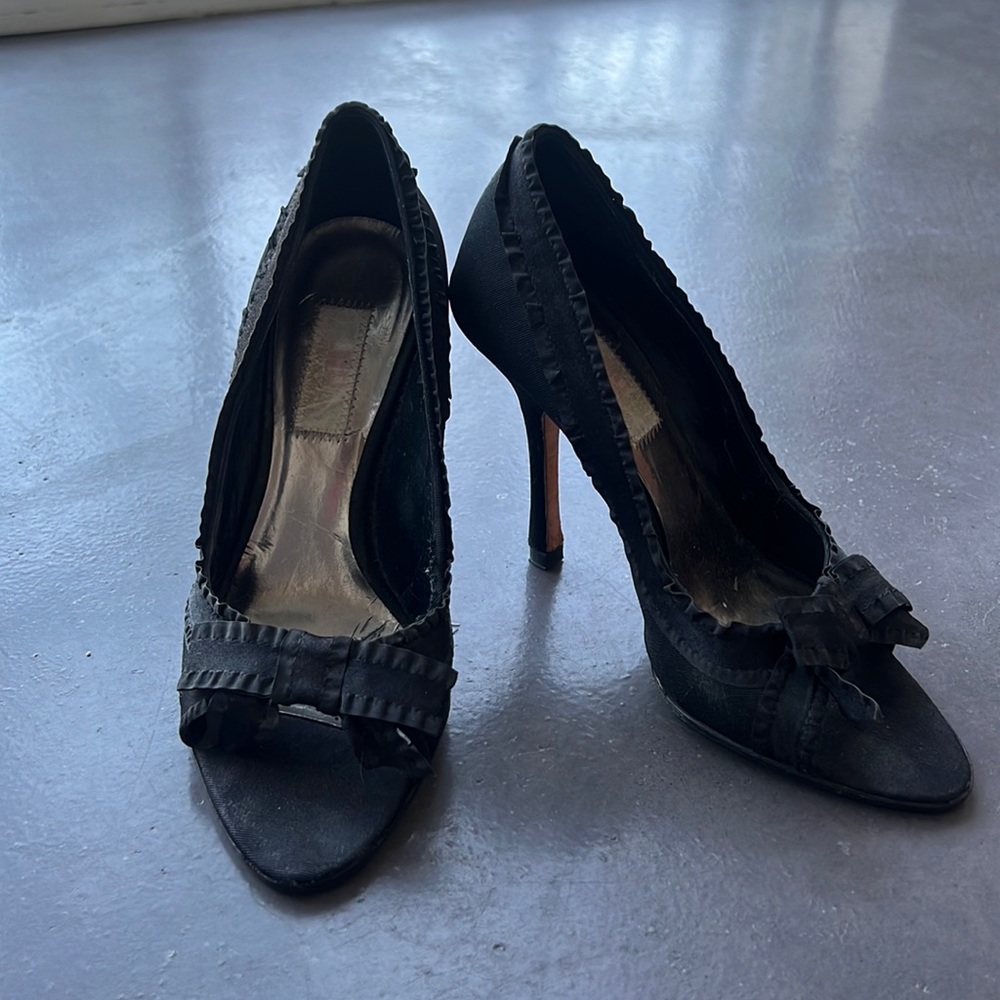 JLo peep toe and ruffles!